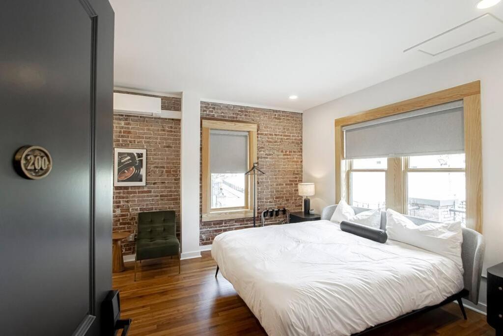 King Bed Stylish Studio In Heart Of Downtown Room # 200 Hot Springs Esterno foto